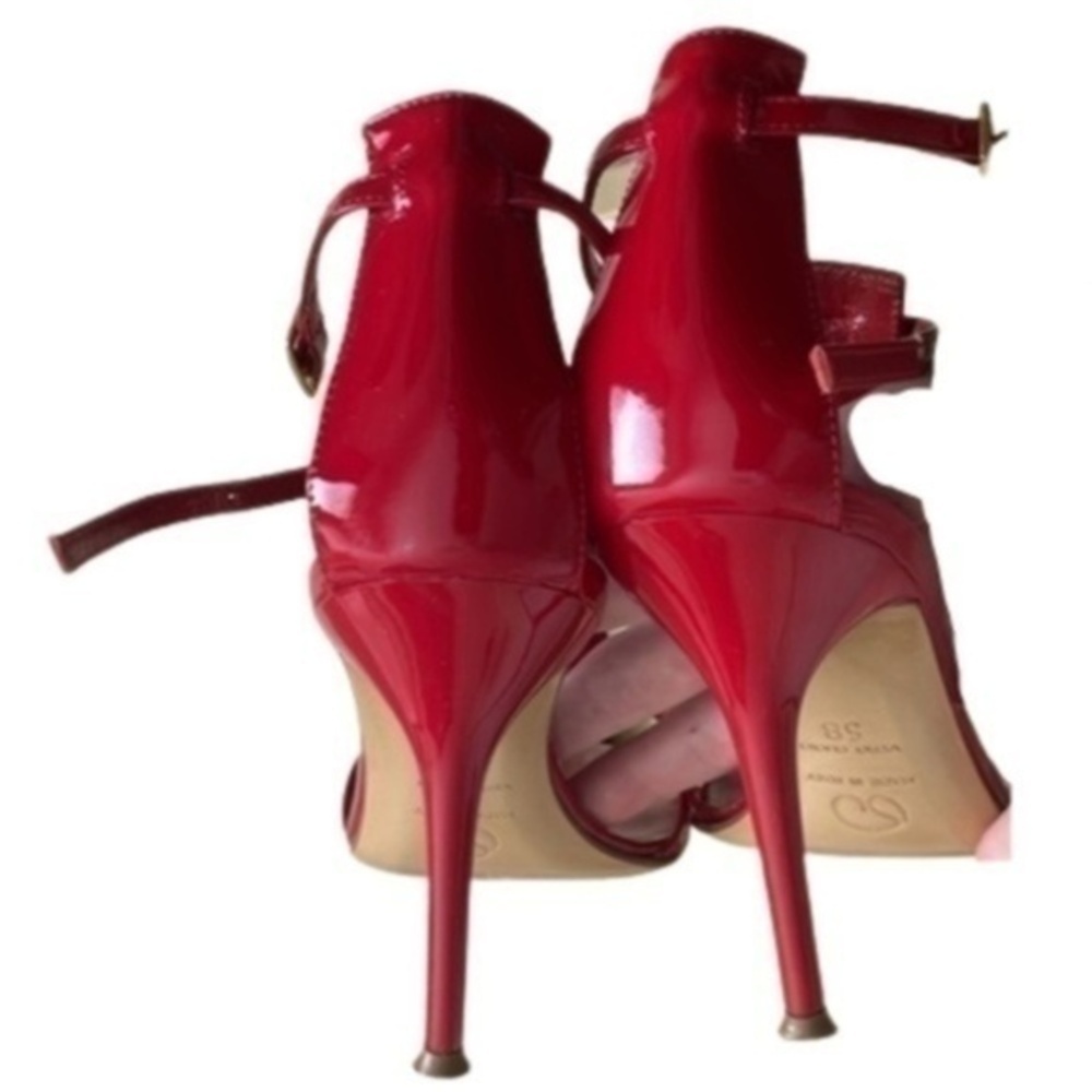 ST. JOHN Couture Sanal heel patent leather ITALY with box & dust bag Beyoncé